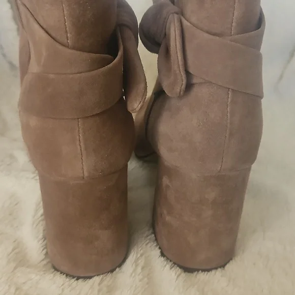 NOWT Bella Vita Tan Suede Ankle Booties - Picture 7 of 8